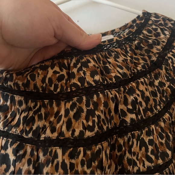 Old Navy Leopard Print Women's Top - Picture 2 of 7